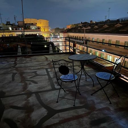 Attico Loft & Rooftop Colosseo Roma Esterno foto