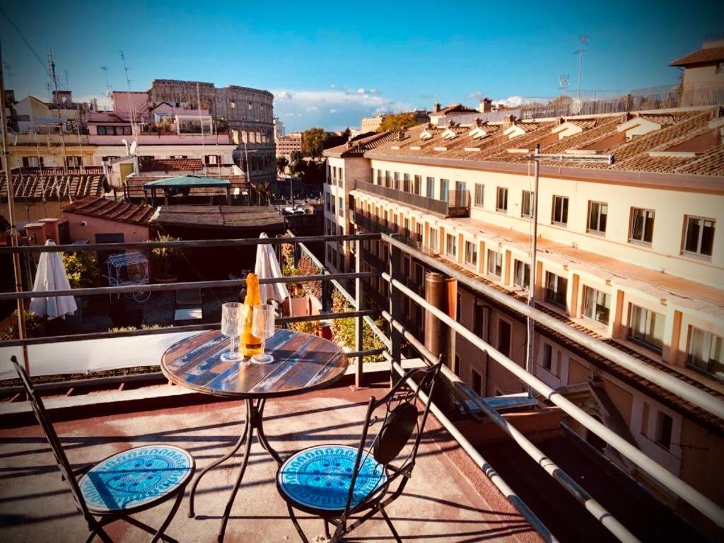 Attico Loft & Rooftop Colosseo Roma Esterno foto